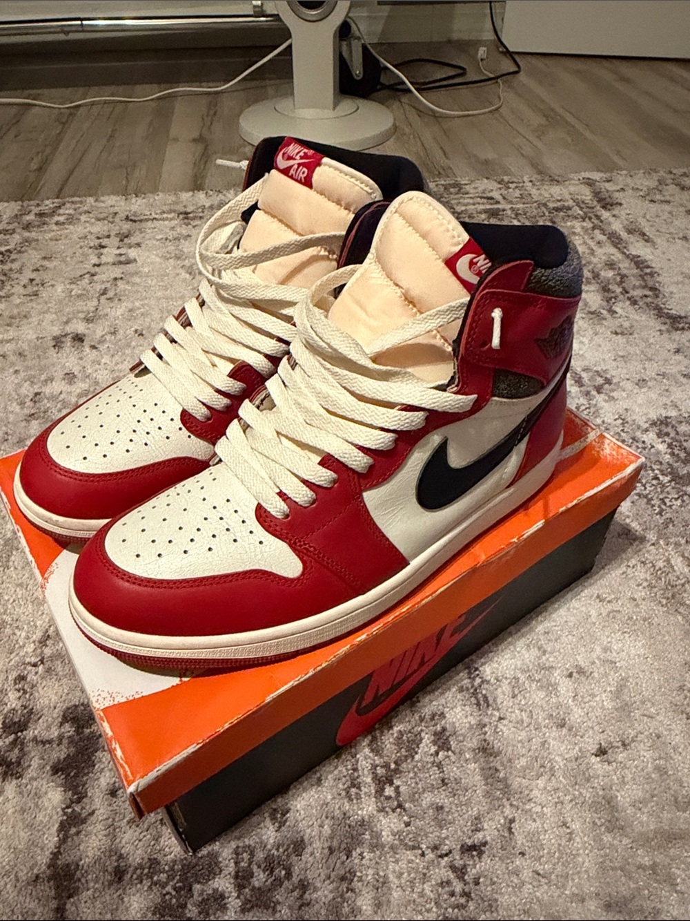 Nike Air Jordan 1 High - Lost and Found White/Red/Black